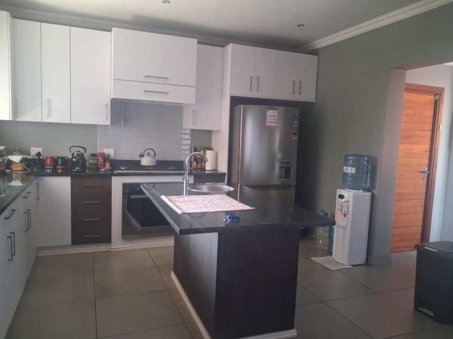 To Let 3 Bedroom Property for Rent in Somerton Estate Free State